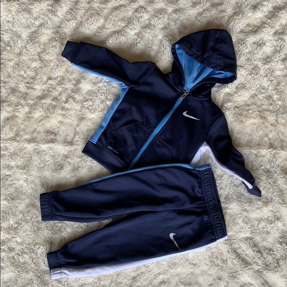 Kids nike track suit